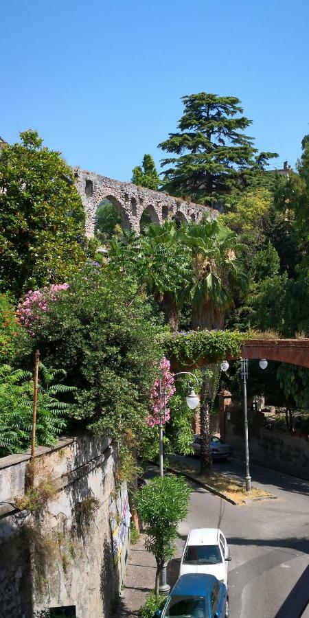 Casa Vacanze Archi Medievali Villa Salerno Exterior foto