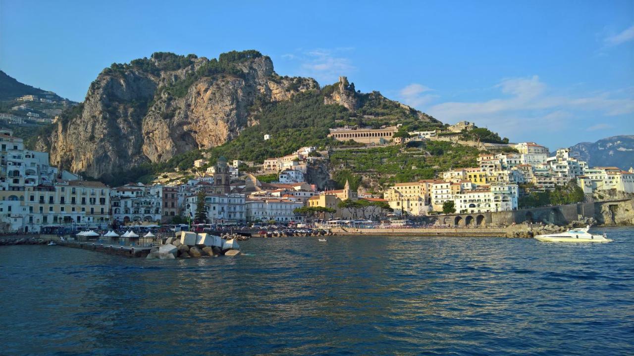 Casa Vacanze Archi Medievali Villa Salerno Exterior foto